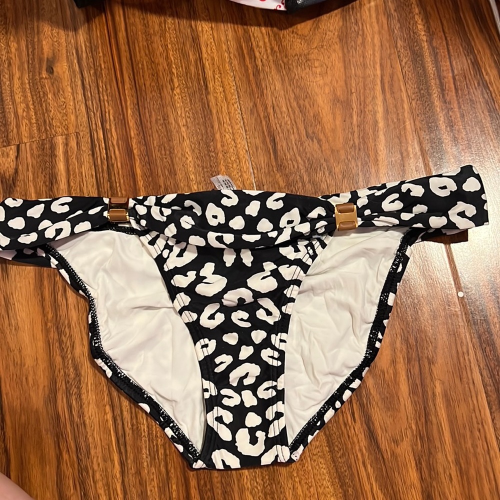 Vix Paula Hermanny jaguar bia bottom Medium